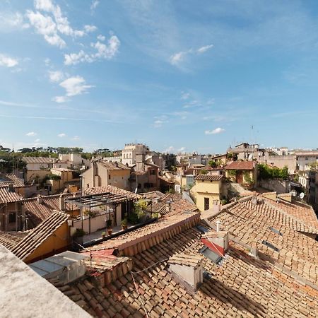 Apartment With Terrace In Via Del Pellegrino - Fromhometorome Bagian luar foto